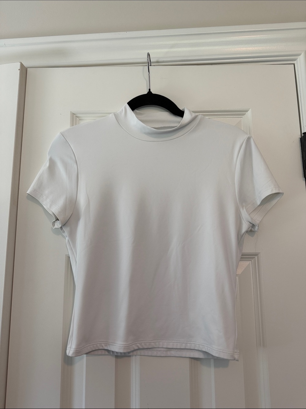 Abercrombie Women's White Mock Neck Stretch Short Sleeve Top